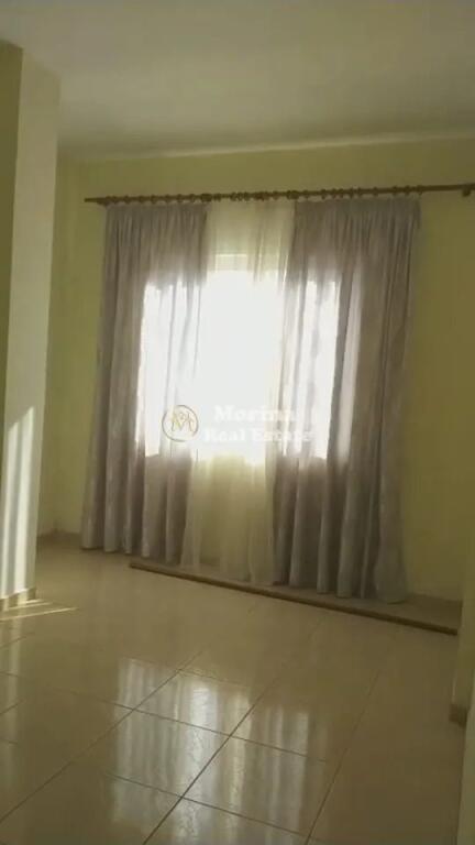 Qera,Shtepi Private 3+1,Ali Demi, 300 euro/muaj