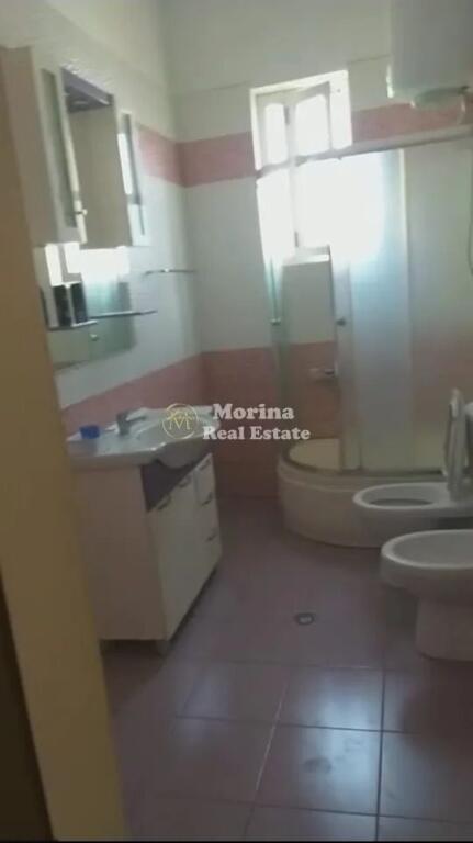 Qera,Shtepi Private 3+1,Ali Demi, 300 euro/muaj