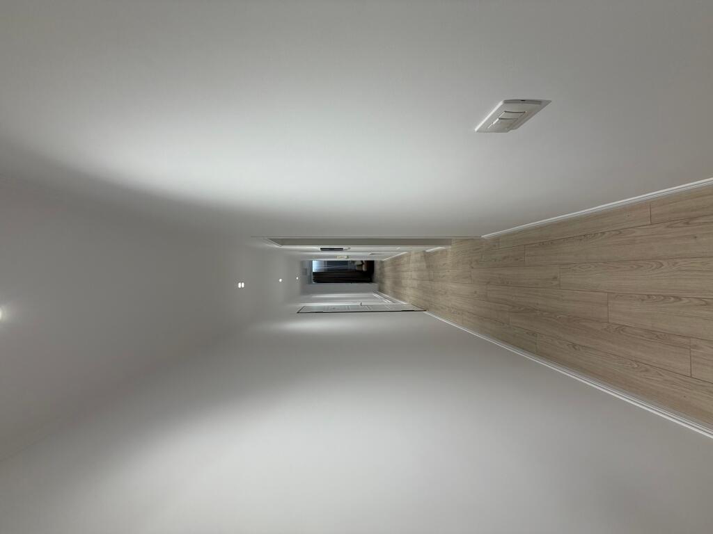 Jepet me qera apartament 2+1 i mobiluar + garazh Rruga Myslym Shyri