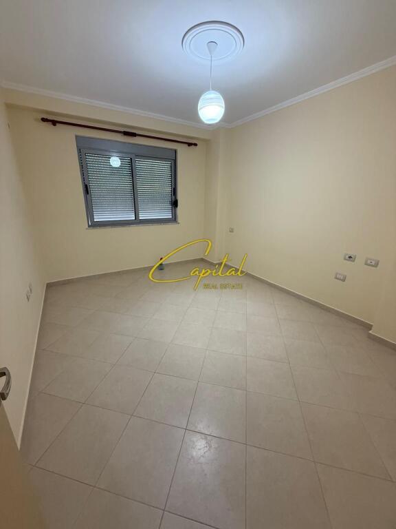 APARTAMENT ME QERA 1+1 KINOSTUDIO 32.000 LEKE