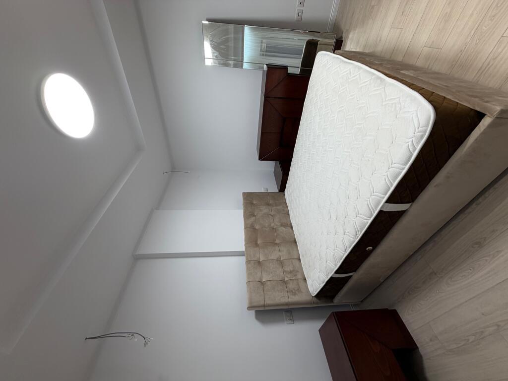 Jepet me qera apartament 2+1 i mobiluar + garazh Rruga Myslym Shyri