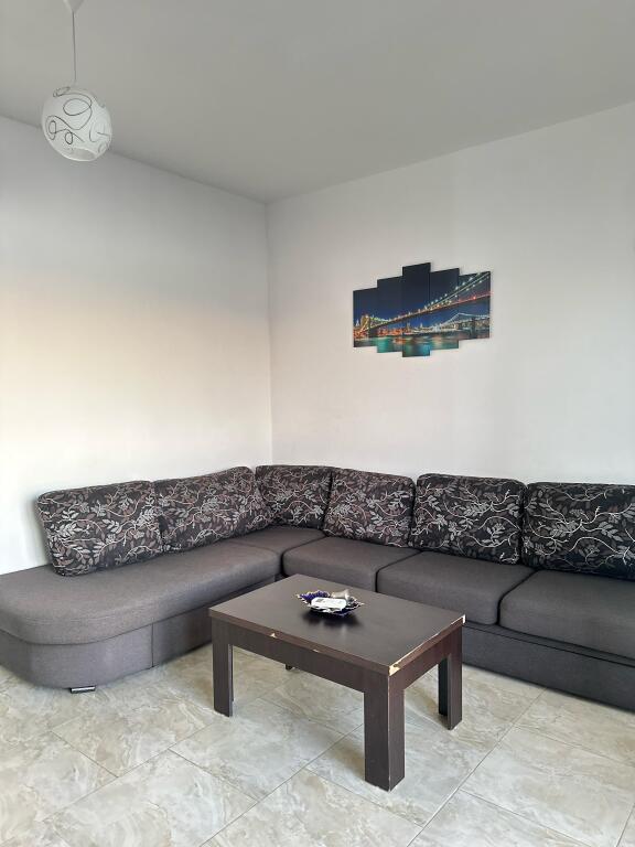 Shtëpi me qira në qendër të Sarandës.