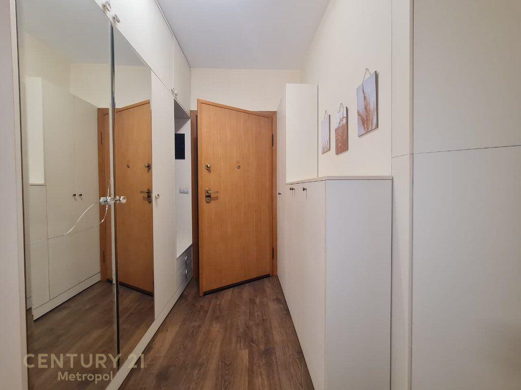 Apartament 1+1 me qira në zemër të Tiranës – Myslym Shyri