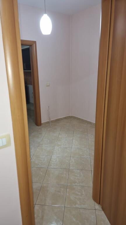🏢 Jepet me Qira Apartament 1+1 ne Don Bosko, pranë Rrugës kryesore