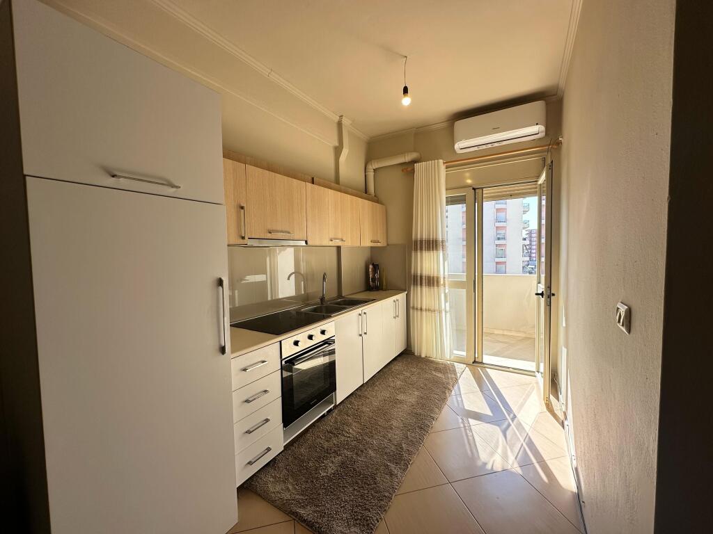 Apartament 2+1 me Qera Afatgjate - Stadiumi, Vlore