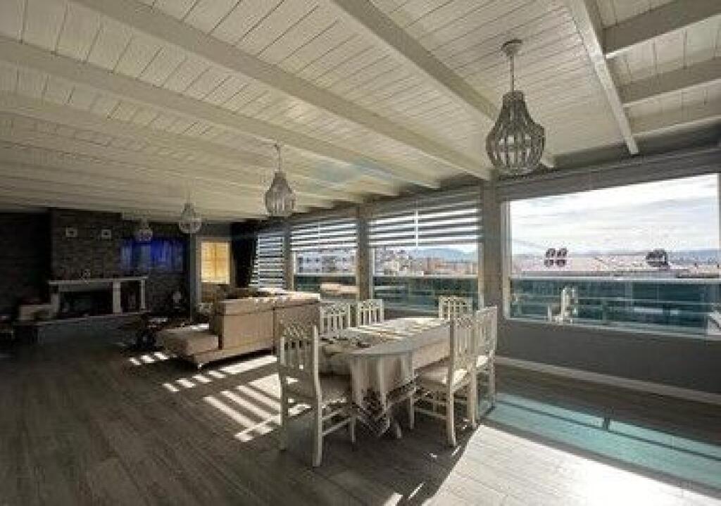 Shitet, Penthouse, Rruga e Dajtit, Fresku