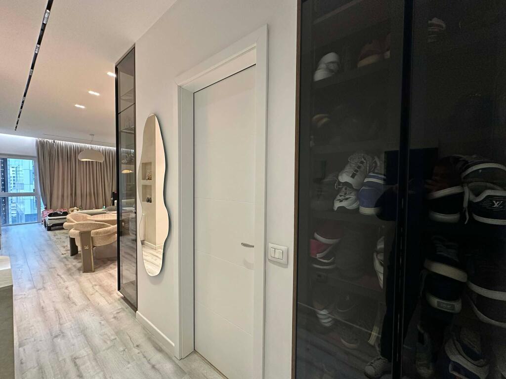 Shitet Apartament 2+1 – Emerald Center, 5 Maj