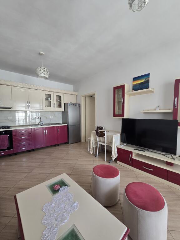 APARTAMENT 1+1 ME QIRA Rr. Pavarësia, Ura e Dajlanit, Plazh – Durrës