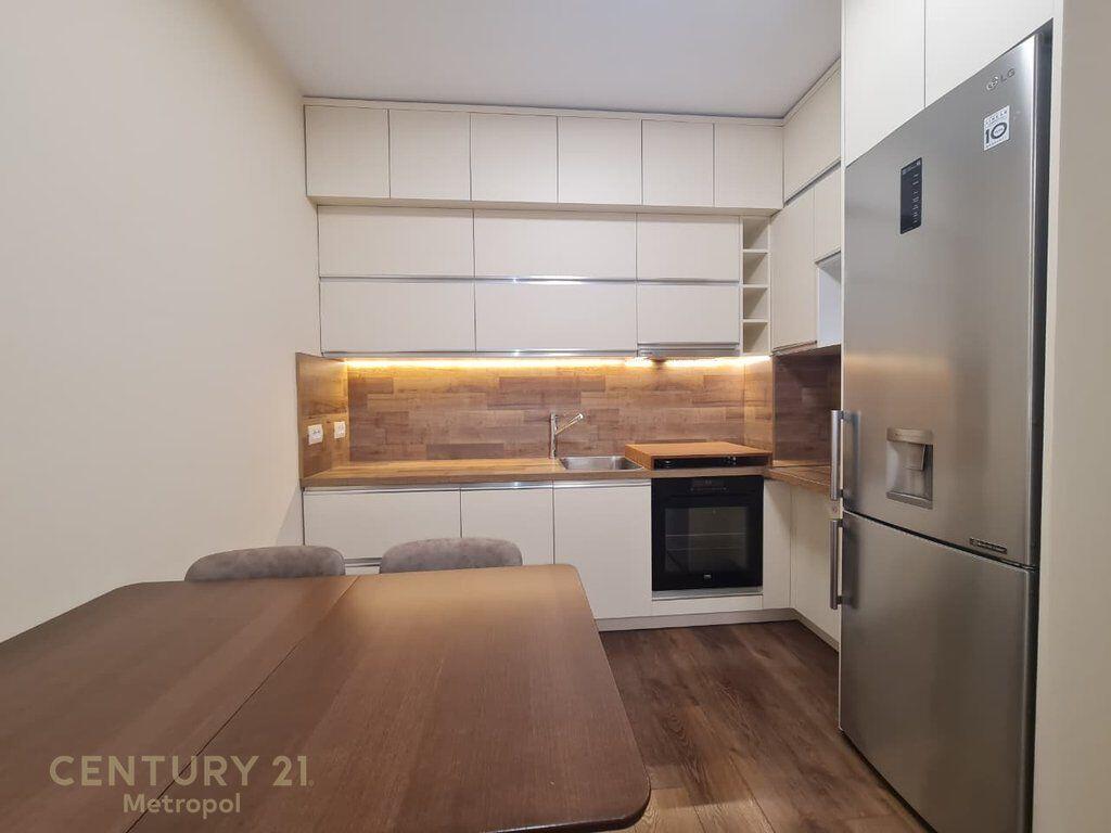 Apartament 1+1 me qira në zemër të Tiranës – Myslym Shyri