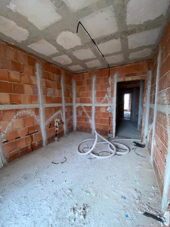 Kamez , Mehillaj Shitet 2+1 &amp; 750€/m2