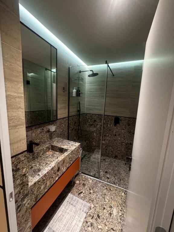 SHITET GARSONIERE MODERNNE TEK RRUGA SIRI KODRA