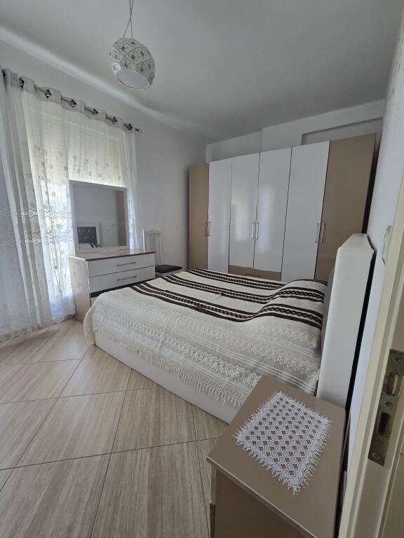 APARTAMENT 1+1 ME QIRA Rr. Pavarësia, Ura e Dajlanit, Plazh – Durrës