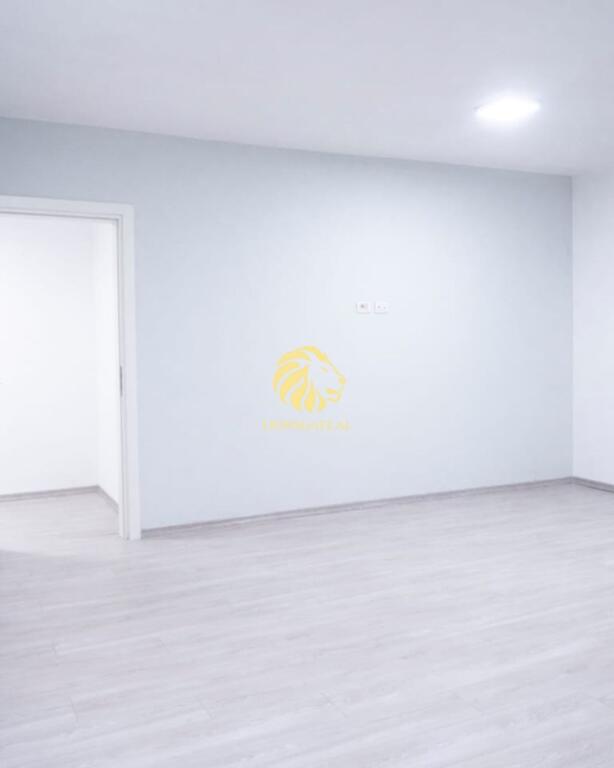 🏢 AMBIENT ME QIRA PËR ZYRA – TE SHESHI WILSON