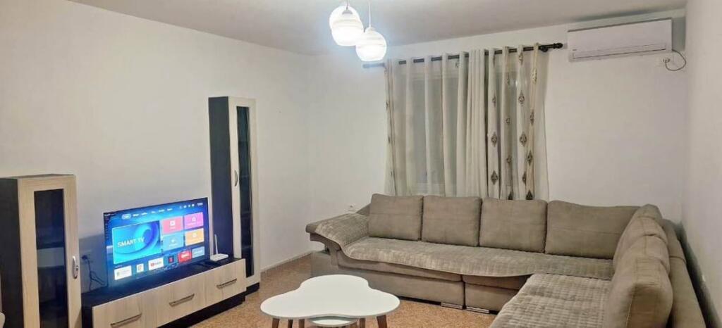 APARTAMENT ME QERA 1+1 ALI DEMI 45.000 LEKE