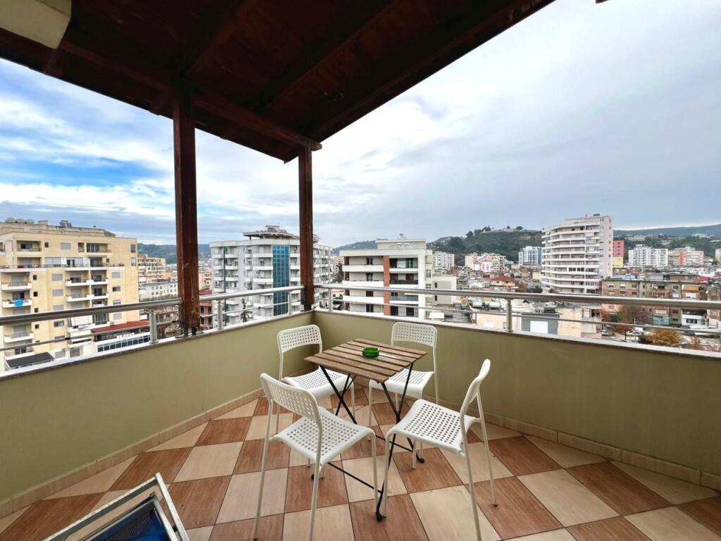 Penthouse 4+1+2wc &amp; 2 Ballkone me Qera - Kisha Ortodokse, Vlore