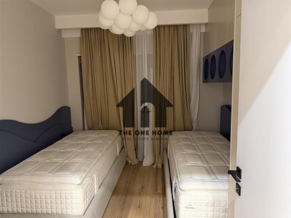 Qera 3+1 Residenve Kodra diellit 2/ Arredim Lluks.