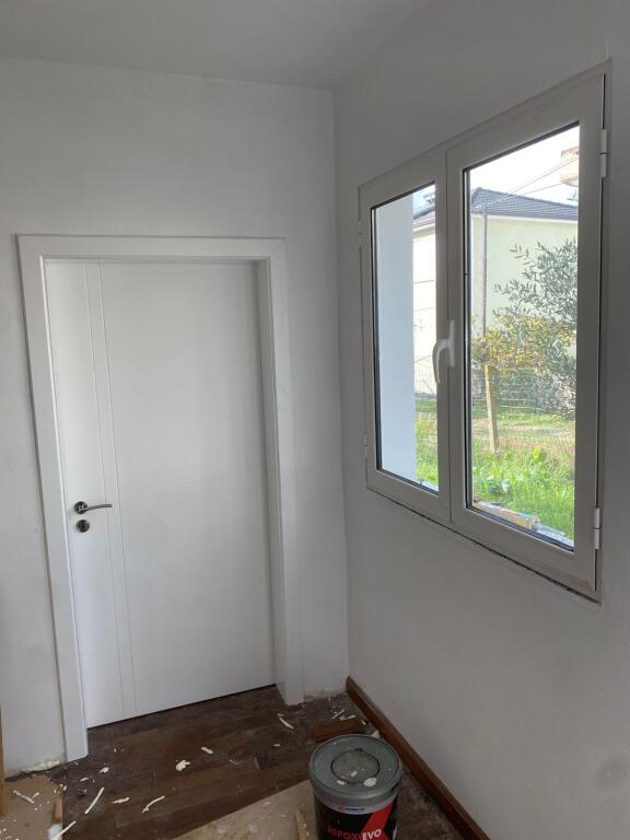 Shtepi private me qera 1+1