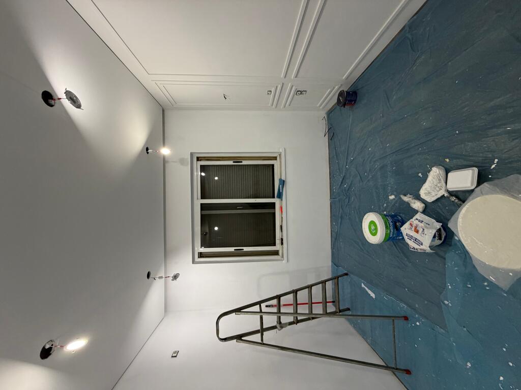 jepet ambjent zyre me qera tek Rruga Myslym Shyri