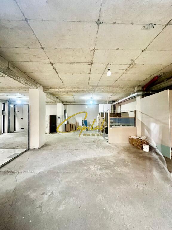 AMBIENTE COMMERCIALE IN AFFITTO 210 M2 BRRYLI 180.000 LEKE