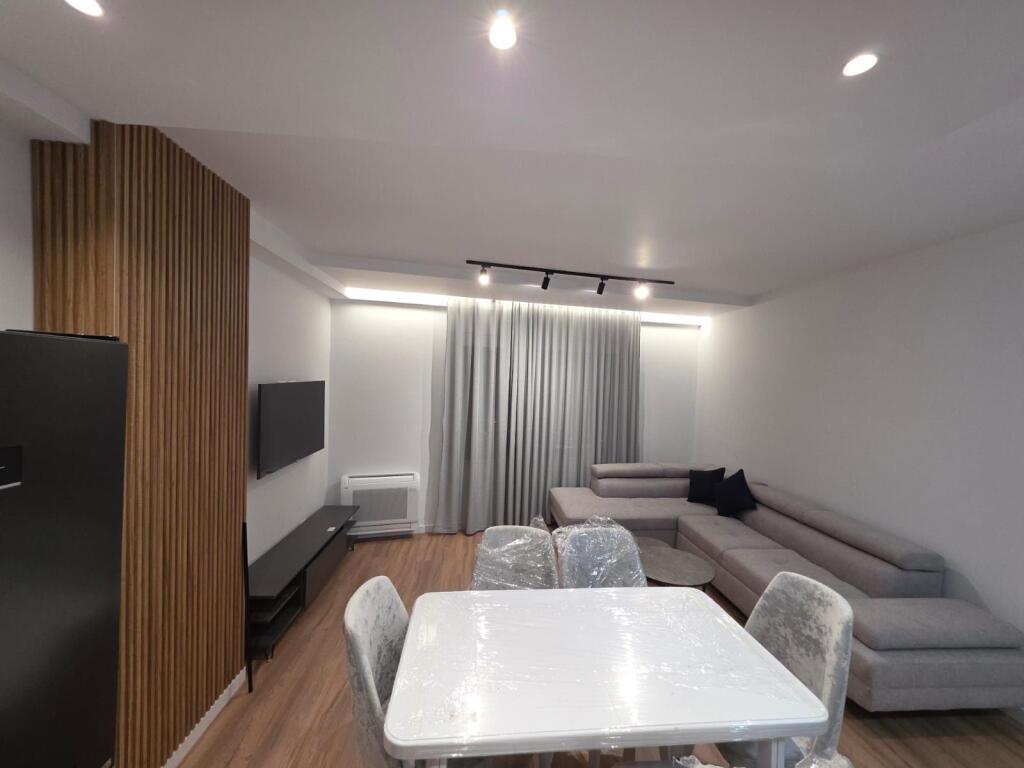 Pazar i Ri Jepet Apartament 3+1+2 Me Qera