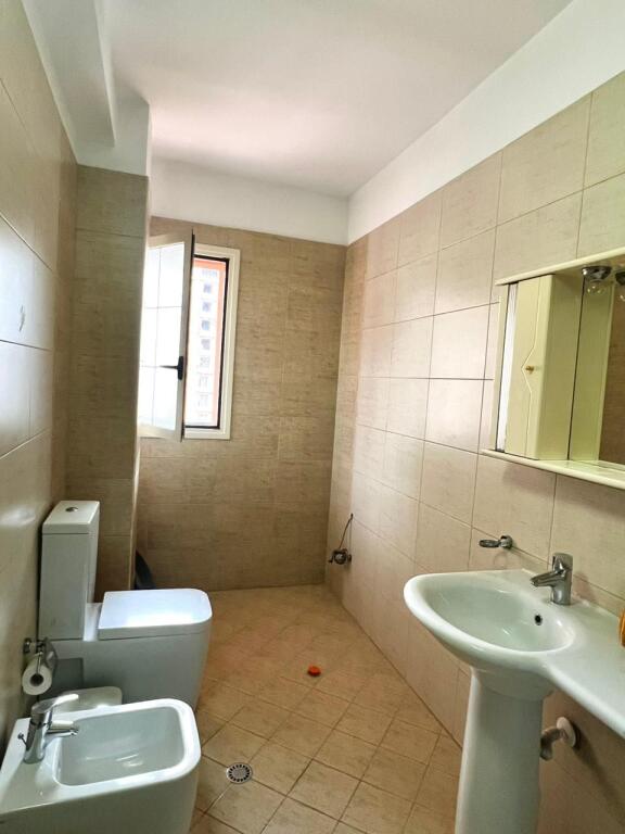 Penthouse 4+1+2wc &amp; 2 Ballkone me Qera - Kisha Ortodokse, Vlore