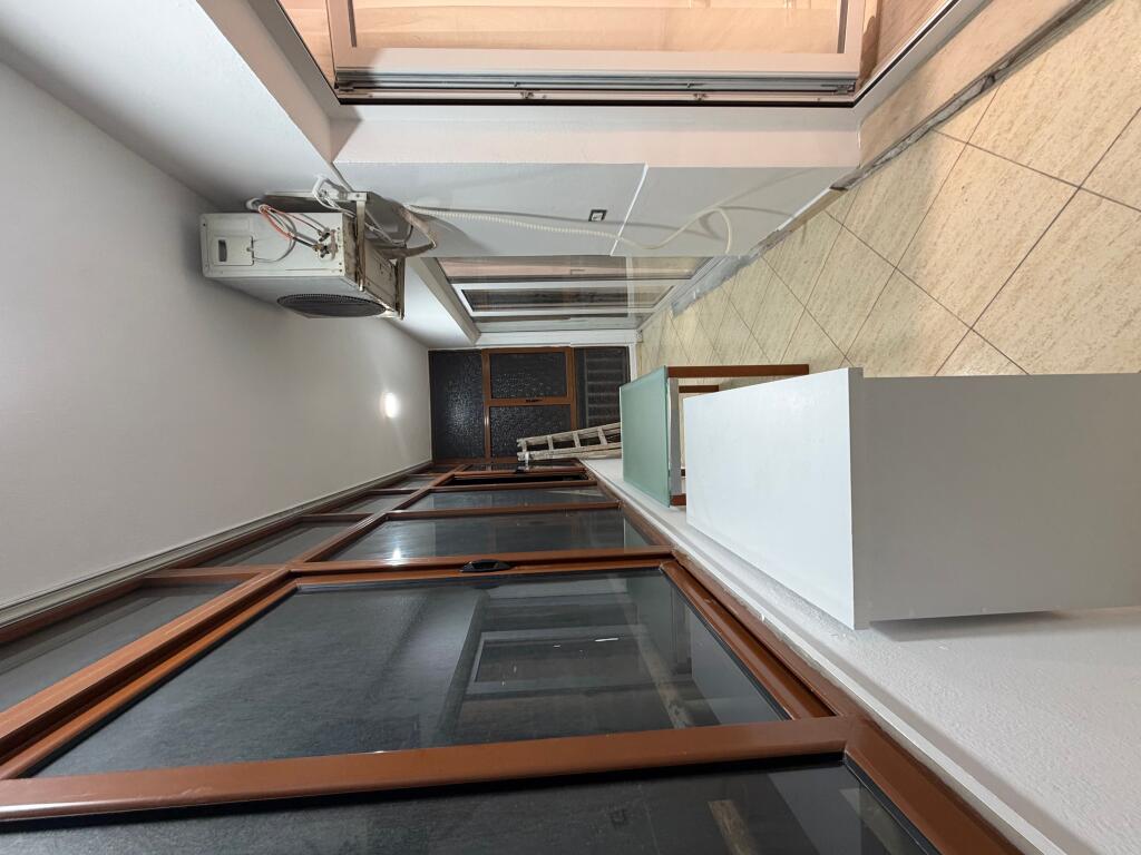 Jepet me qera apartament 2+1 i mobiluar + garazh Rruga Myslym Shyri