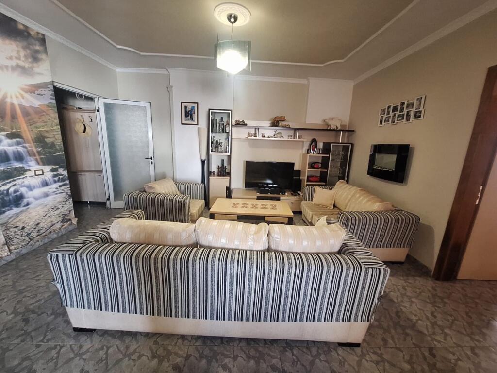 Appartamento 2+1, Don Bosko!