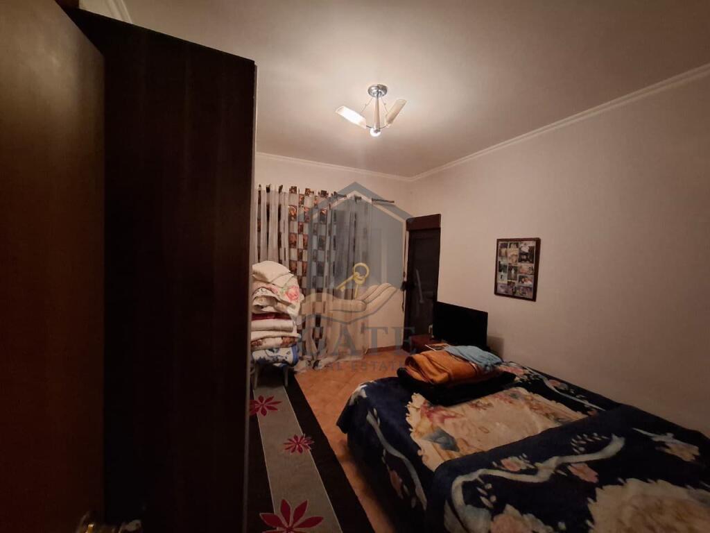 📣 Vendesi in vendita appartamento 1+1 con cucina separata, con possibilità di trasformazione in 2+1 – Zona ex Distretto di Polizia, Durazzo