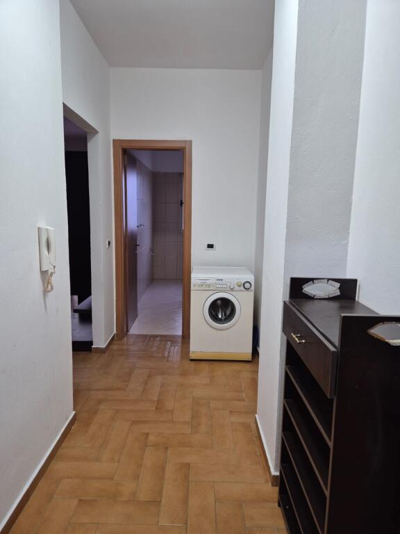Rruga Kavajes Jepet Apartament 2+1 Me Qera