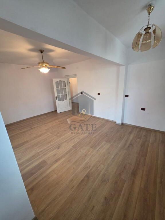 In vendita, appartamento 2+1, presso l'ex distretto di polizia, Durazzo!