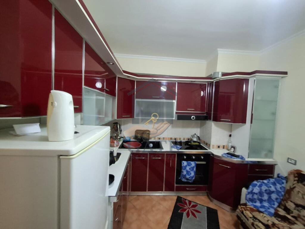 📣 Vendesi in vendita appartamento 1+1 con cucina separata, con possibilità di trasformazione in 2+1 – Zona ex Distretto di Polizia, Durazzo