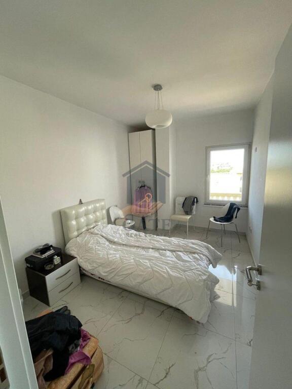 Shitet, Apartament 3+1 tek Shkembi i Kavajes