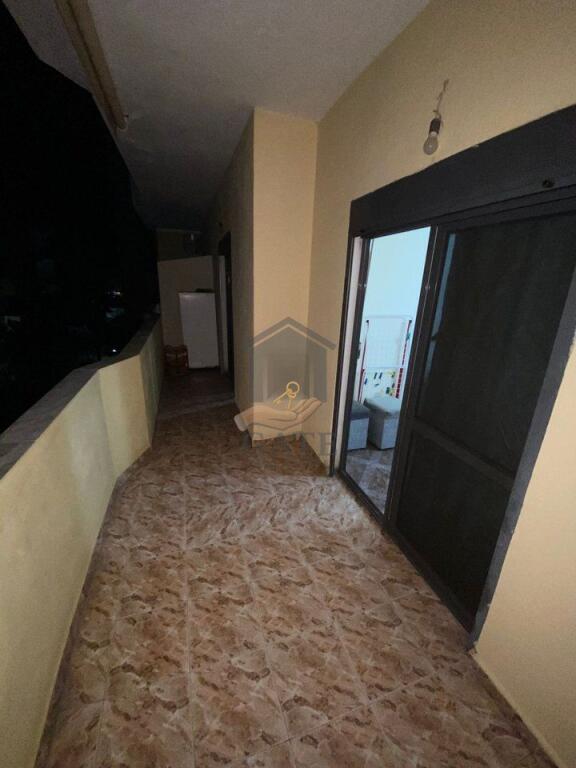 Appartamento 2+1 con 2 bagni e 2 balconi in vendita nella zona di Golem, vicino all'Hotel Murrizi 2.