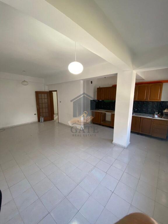 Appartamento 2+1 in vendita nel Quartiere 18, Durrës