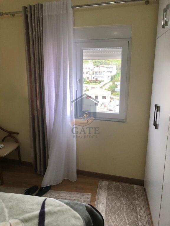 Vendesi in vendita 1+1 vicino all'Ospedale – Terzo piano