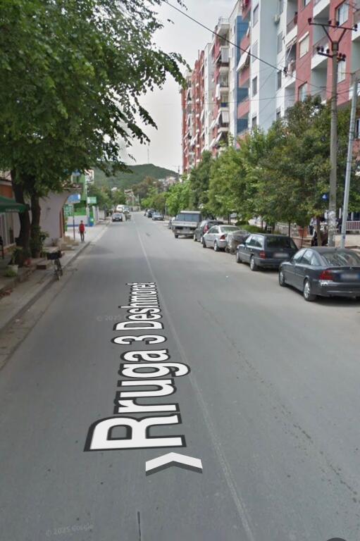 Negozio in affitto a Yzberisht sulla strada principale