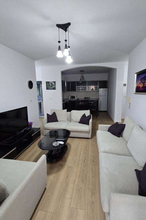 Posizione posizione! Appartamento con 2 camere da letto - Stadio Dinamo, Tirana