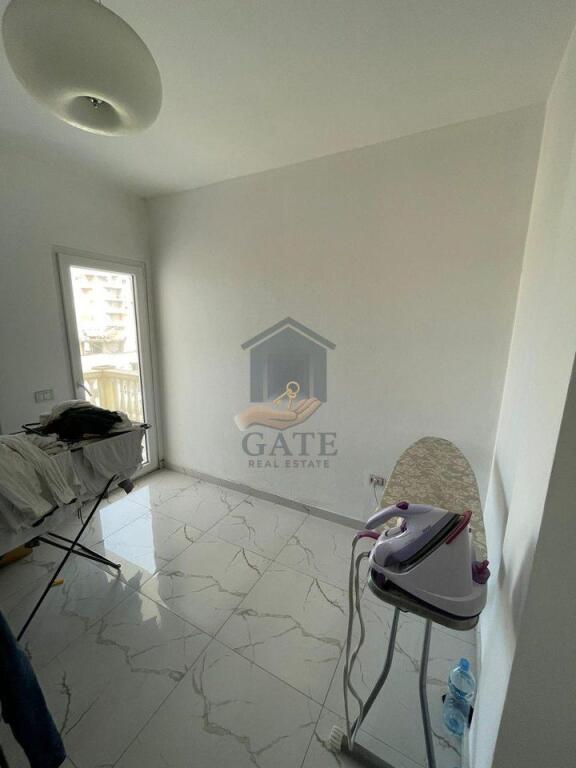 Shitet, Apartament 3+1 tek Shkembi i Kavajes