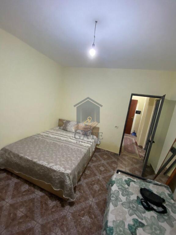 Appartamento 2+1 con 2 bagni e 2 balconi in vendita nella zona di Golem, vicino all'Hotel Murrizi 2.