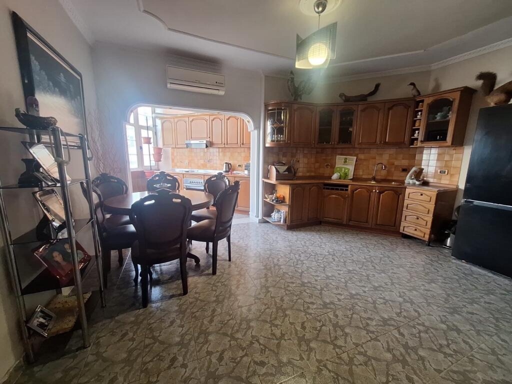 Appartamento 2+1, Don Bosko!