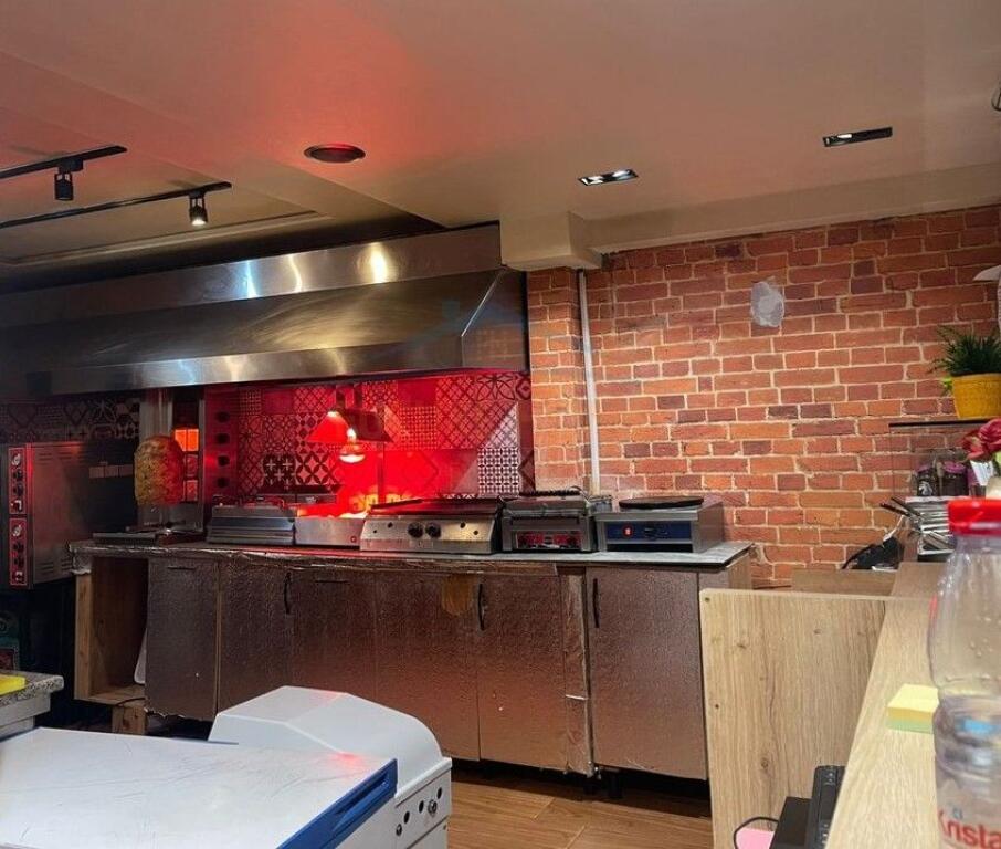 Locale Commerciale in Vendita – Zona Oxhaku, Tirana