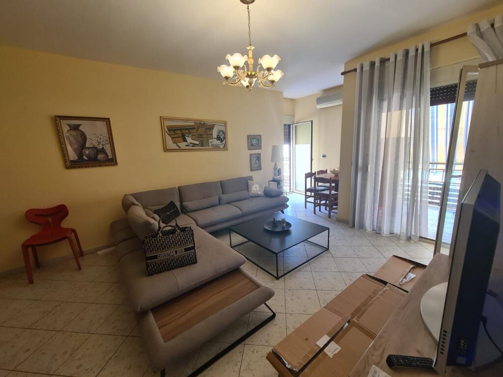 In vendita, appartamento 1+1+2 balconi, spiaggia Iliria Durres