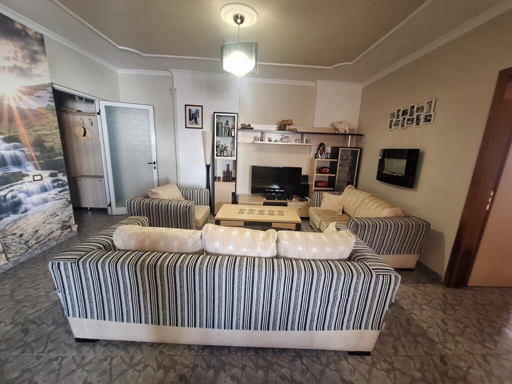 Appartamento 2+1, Don Bosko!