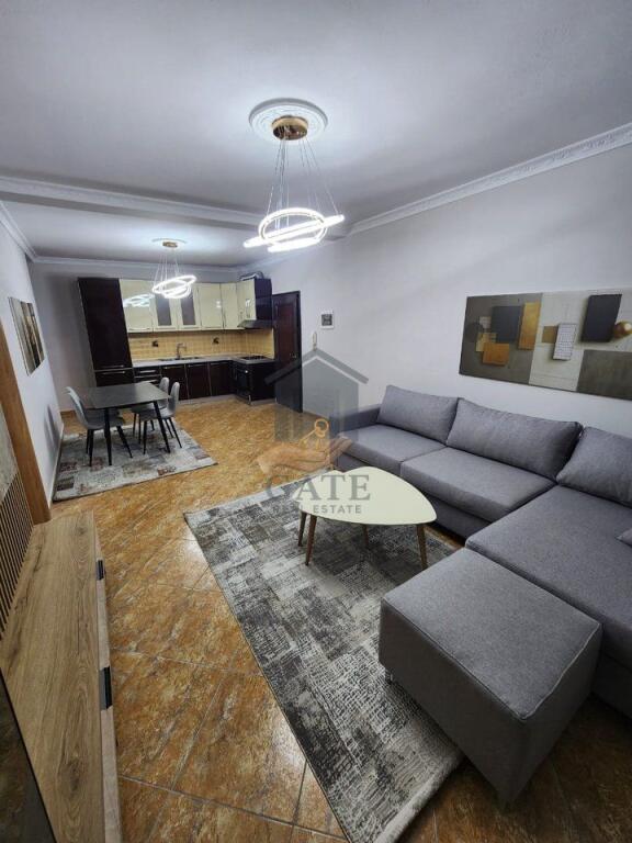 Shitet, Apartament 2+1, Plazh Hekurudha, Durres!