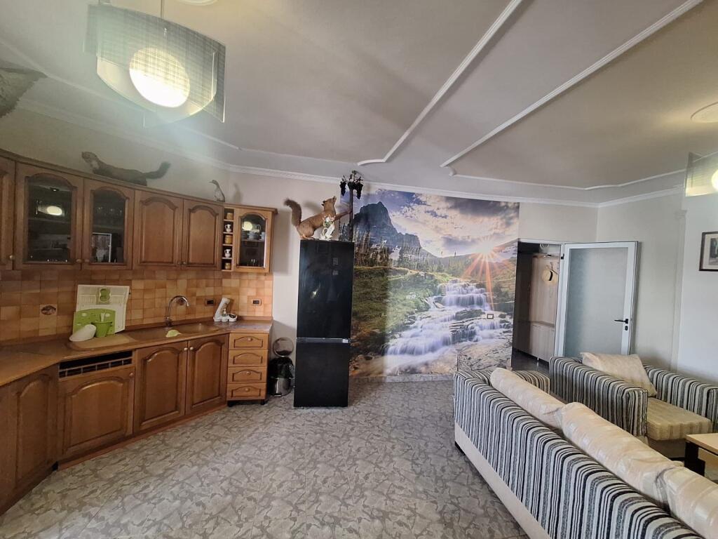 Appartamento 2+1, Don Bosko!