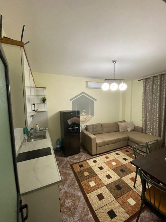 Appartamento 2+1 con 2 bagni e 2 balconi in vendita nella zona di Golem, vicino all'Hotel Murrizi 2.