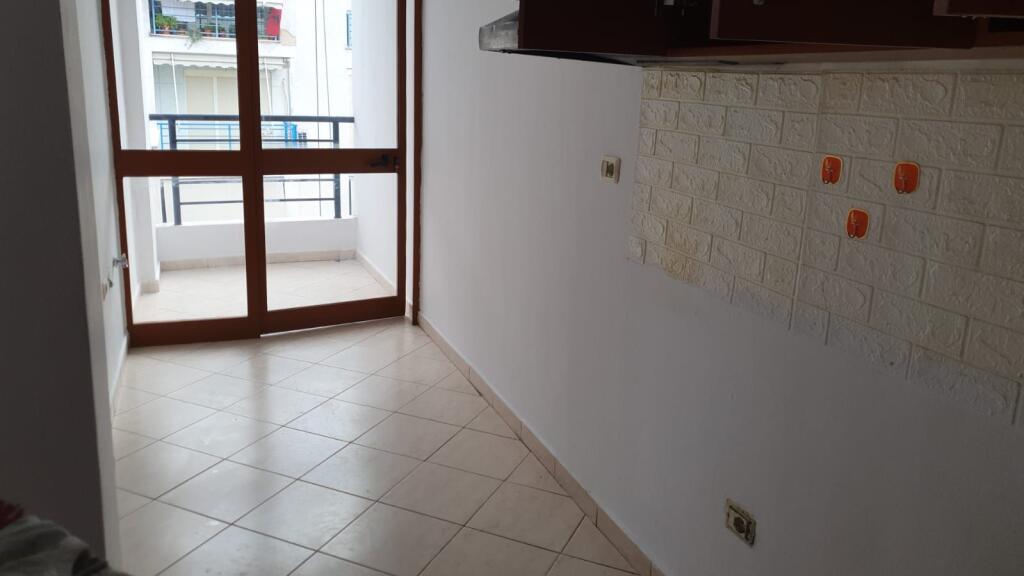 Apartament 2+1 me Qera ne Yzberisht