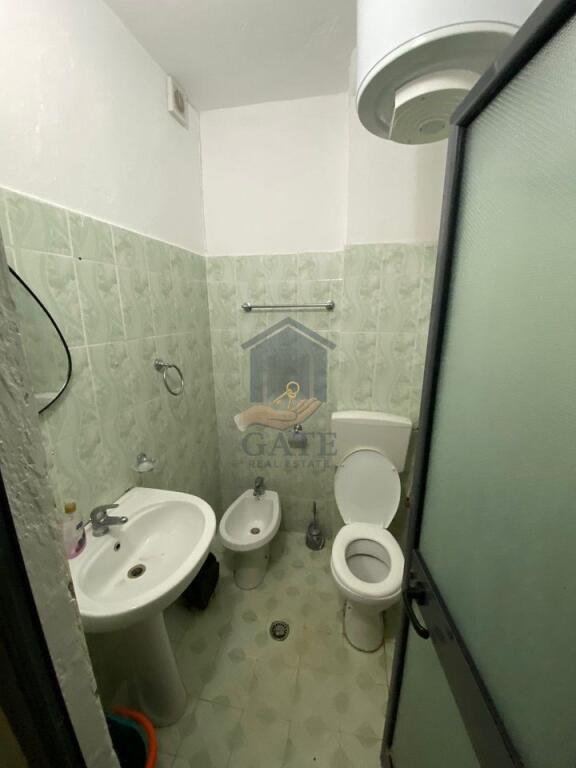 Appartamento 2+1 con 2 bagni e 2 balconi in vendita nella zona di Golem, vicino all'Hotel Murrizi 2.