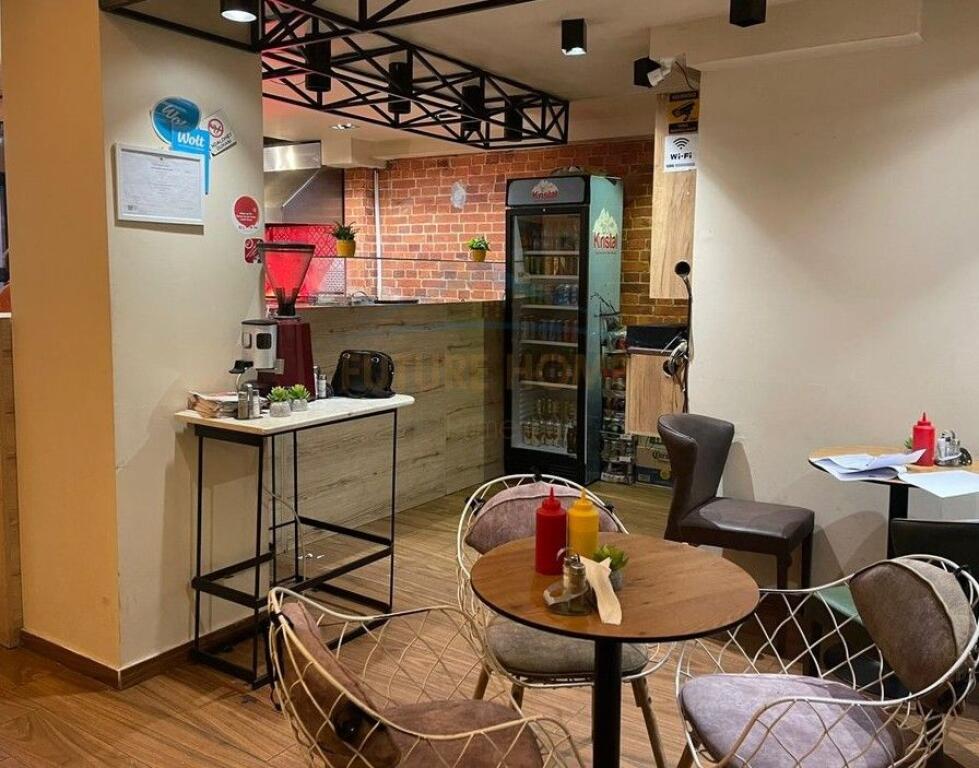 Locale Commerciale in Vendita – Zona Oxhaku, Tirana