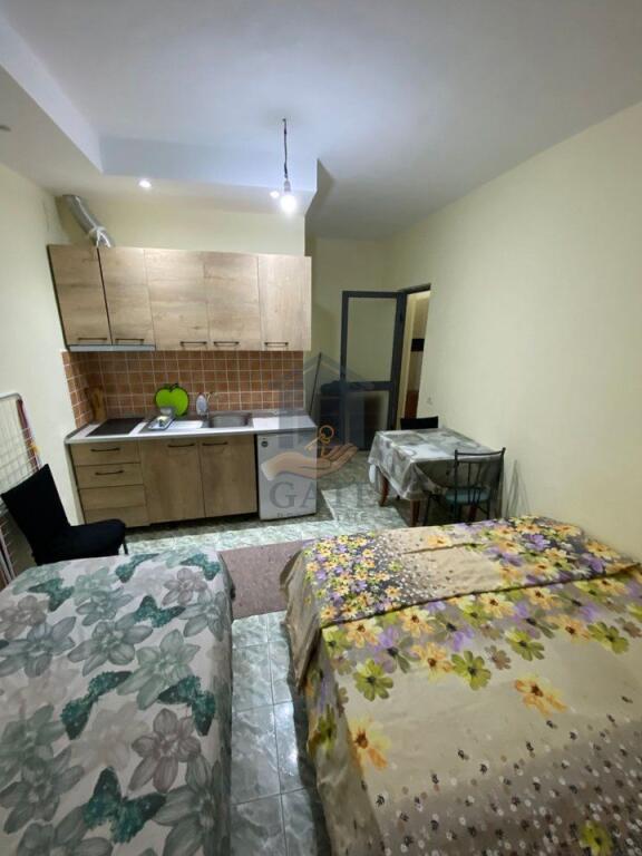 Appartamento 2+1 con 2 bagni e 2 balconi in vendita nella zona di Golem, vicino all'Hotel Murrizi 2.